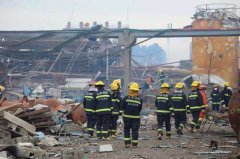 江苏东海县一建材厂发生爆炸，10分钟内4次响声，震感强烈